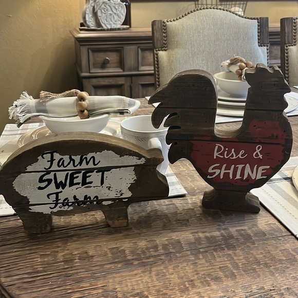 Hobby Lobby Other - NWT!! Hobby Lobby home decor, wooden rooster and pig